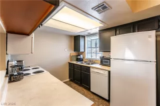 Photo #3: 2772485 Listing