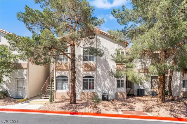 MLS: 2772526 Condo For Sale