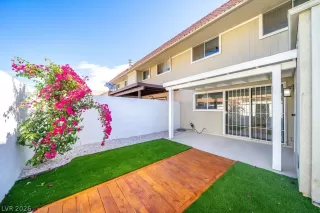 More Details about MLS # 2772540 : 2482 PARADISE VILLAGE WAY