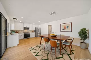 Photo #3: 2772540 Listing 