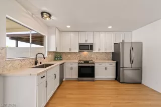 Photo #4: 2772540 Listing 