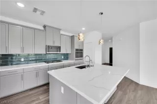 Photo #4: 2772602 Listing 