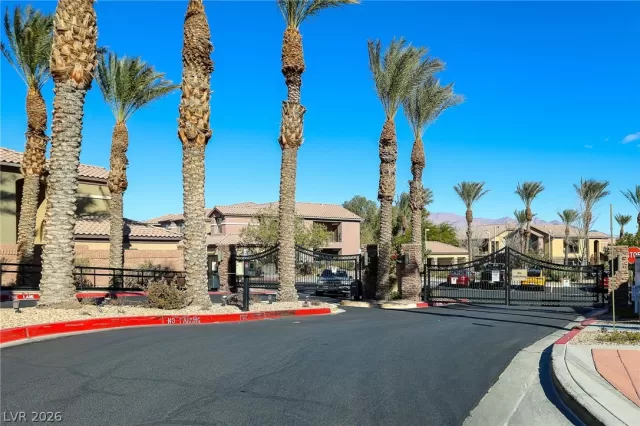 MLS: 2772631 Condo For Sale