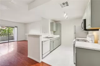 Photo #2: 2772652 Listing 