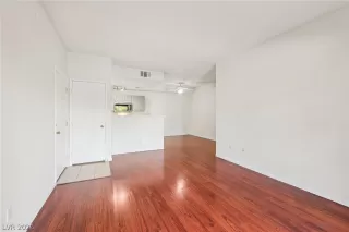 Photo #4: 2772652 Listing 