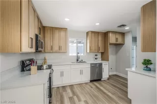 Photo #4: 2772656 Listing