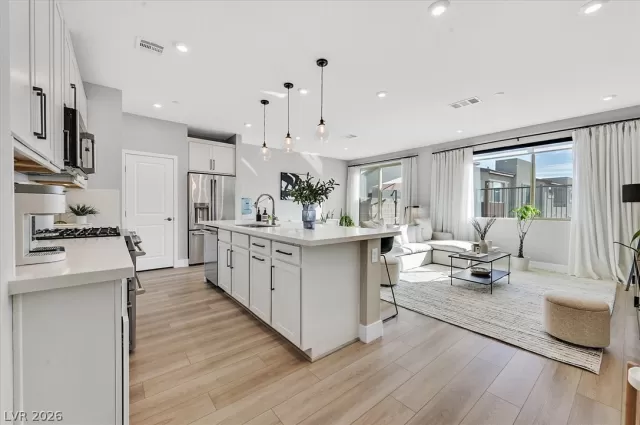 MLS: 2772788 Condo For Sale