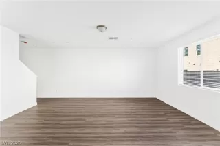 Photo #5: 2772802 Listing