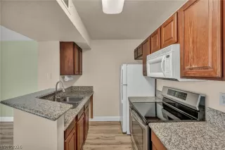 Photo #2: 2772806 Listing 