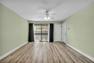 Photo #5: 2772806 Listing 