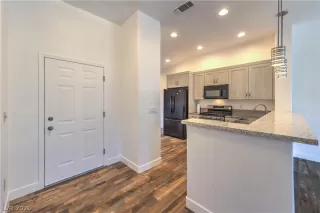 Photo #5: 2772807 Listing 