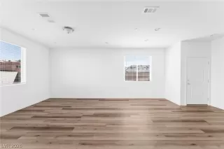 Photo #5: 2772828 Listing 