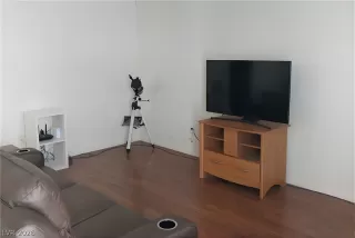 Photo #3: 2772830 Listing