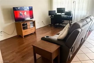 Photo #4: 2772830 Listing