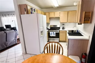 Photo #5: 2772830 Listing