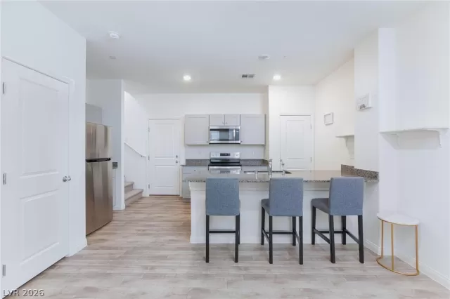 MLS: 2772873 Condo For Sale