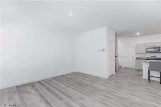 Photo #3: 2772873 Listing 