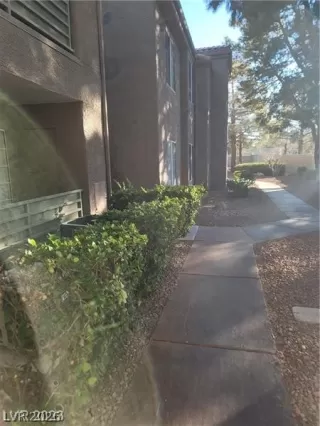 Photo #2: 2772882 Listing