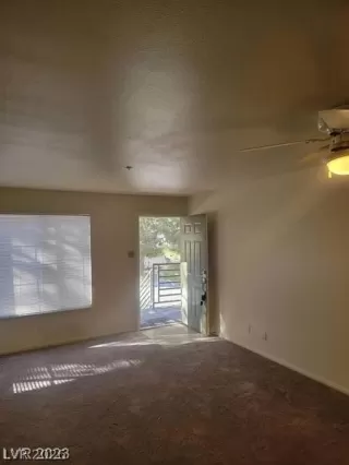 Photo #4: 2772882 Listing