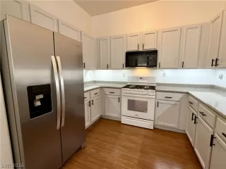 Photo #3: 2772906 Listing 