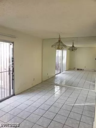 Photo #3: 2772911 Listing 