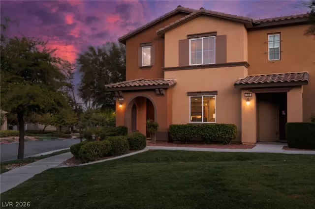 MLS: 2772939 Condo For Sale