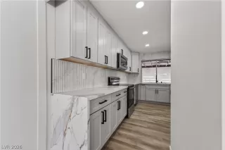 Photo #3: 2773019 Listing 