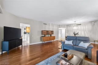 Photo #4: 2773058 Listing 