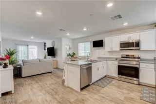 Photo #2: 2773216 Listing 