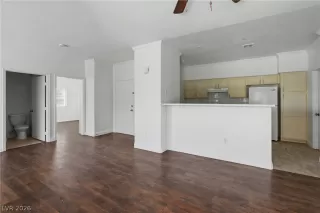 Photo #5: 2773299 Listing