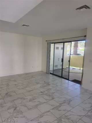 Photo #3: 2773328 Listing 