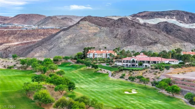 MLS: 2773338 Condo For Sale