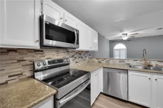 Photo #3: 2773391 Listing 