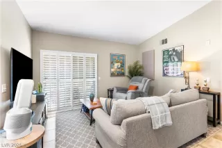 Photo #5: 2773400 Listing 