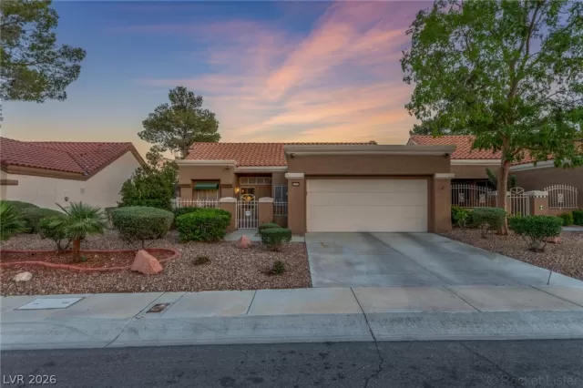 MLS: 2773422 Condo For Sale