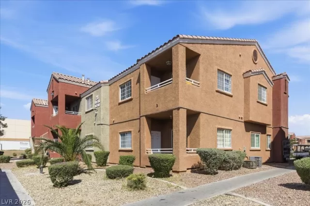 MLS: 2773454 Condo For Sale