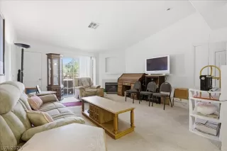 Photo #5: 2773454 Listing