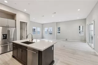 Photo #3: 2773493 Listing 