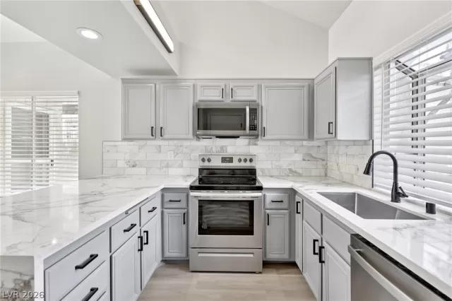 MLS: 2773501 Condo For Sale