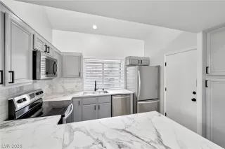 Photo #3: 2773501 Listing 