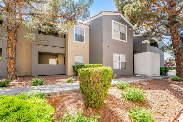 MLS: 2773537 Condo For Sale