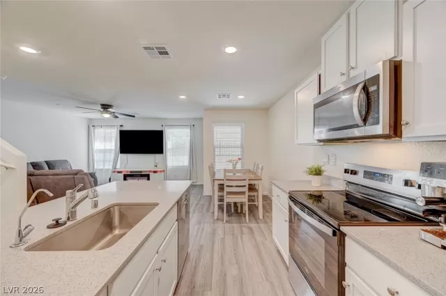 MLS: 2773690 Condo For Sale