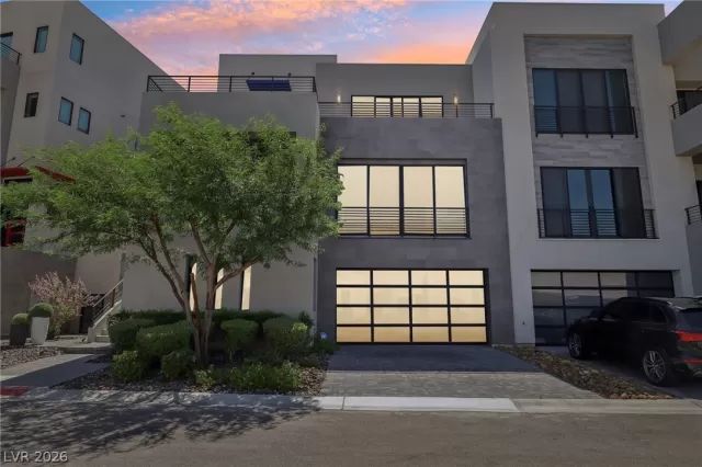 MLS: 2773697 Condo For Sale