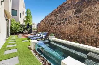 Photo #1: 2773697 Listing 