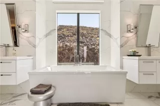 Photo #4: 2773697 Listing 