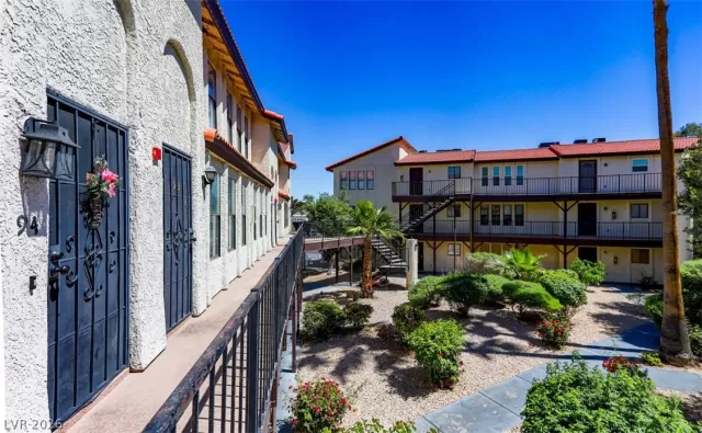 MLS: 2773714 Condo For Sale