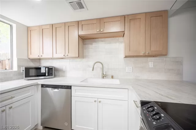 MLS: 2773782 Condo For Sale