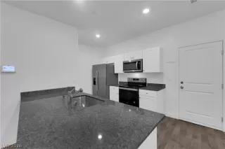 Photo #6: 2773848 Listing 