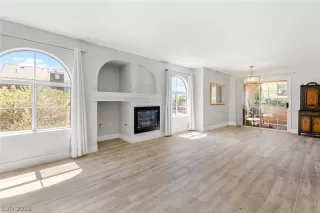 Photo #1: 2773888 Listing 