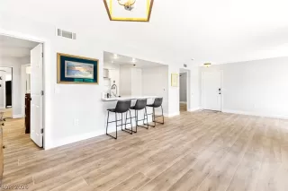 Photo #3: 2773888 Listing 